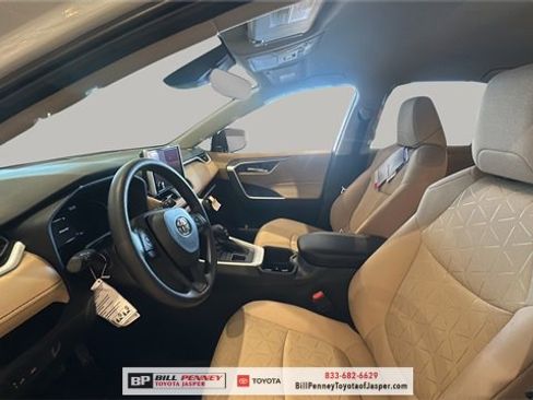 New 2025 Toyota RAV4 XLE image 11