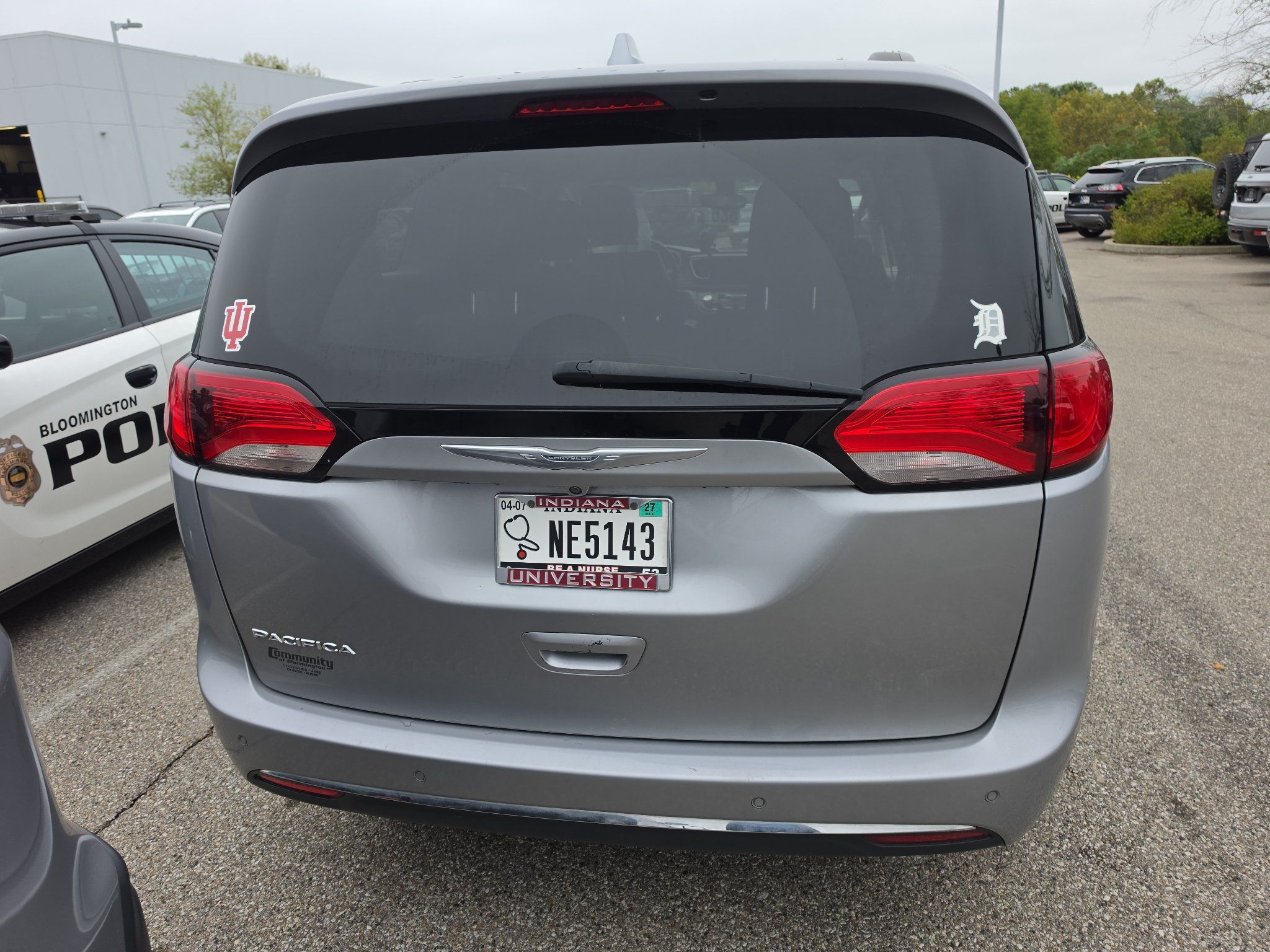 Used 2017 Chrysler Pacifica Touring-L FWD image 5