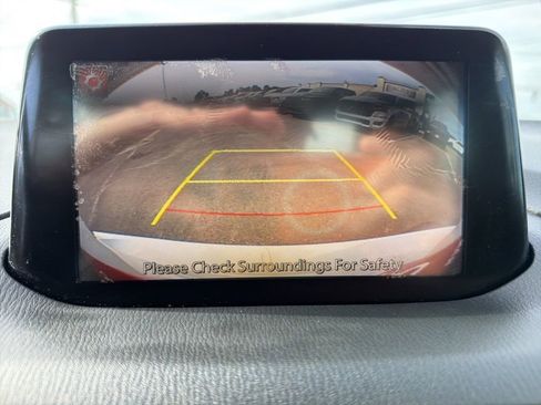 Used 2018 MAZDA MAZDA3 Touring image 32