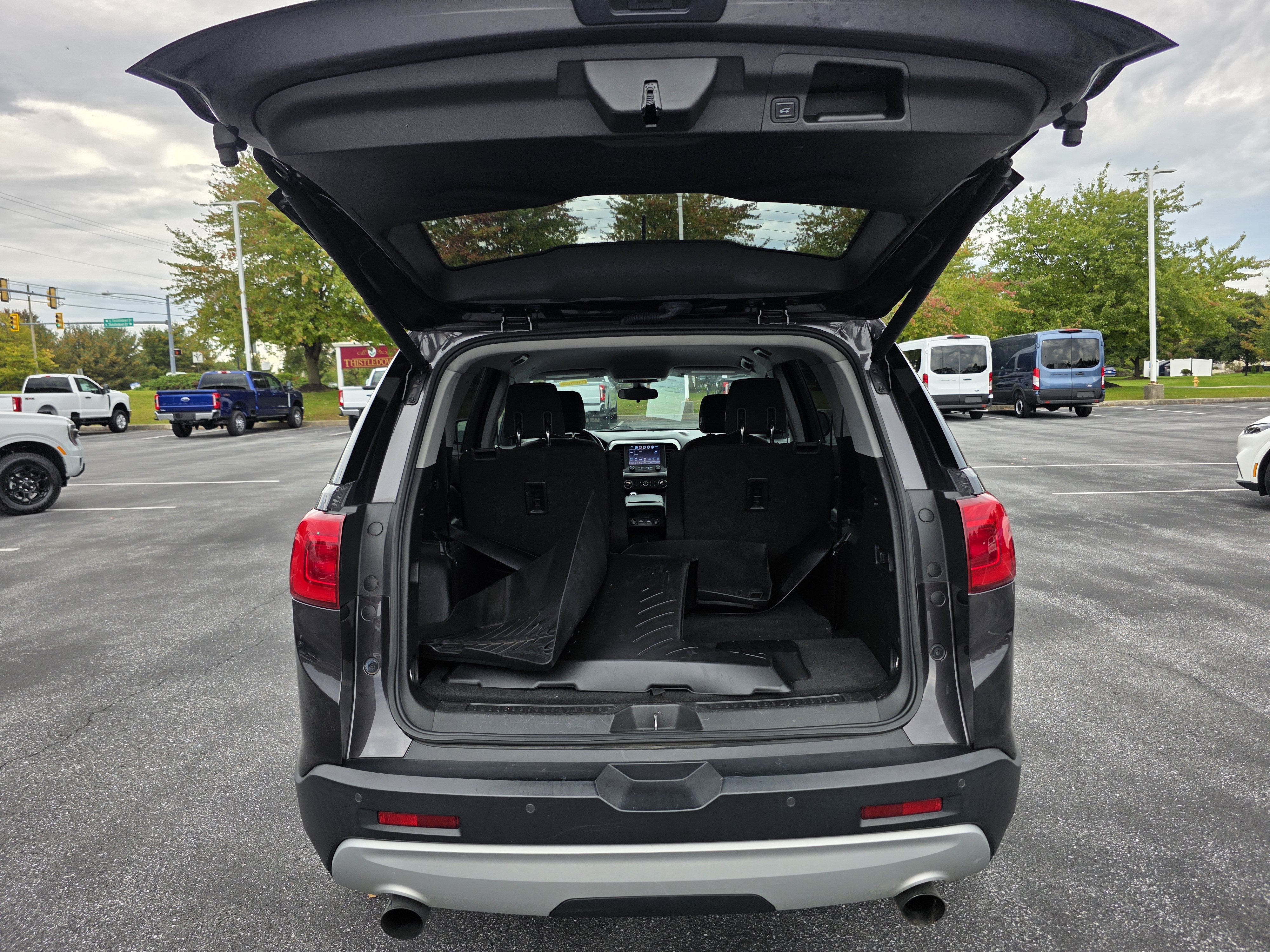 Used 2019 GMC Acadia SLE w/ Driver Alert Package I AWD/4WD image 9
