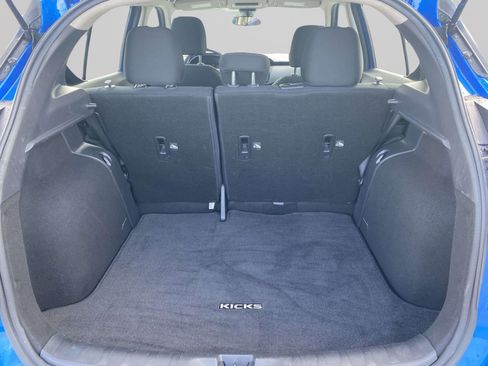 Used 2023 Nissan Kicks SV FWD image 9