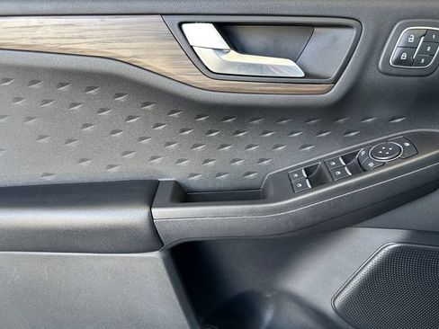 Used 2020 Ford Escape Titanium AWD/4WD image 11