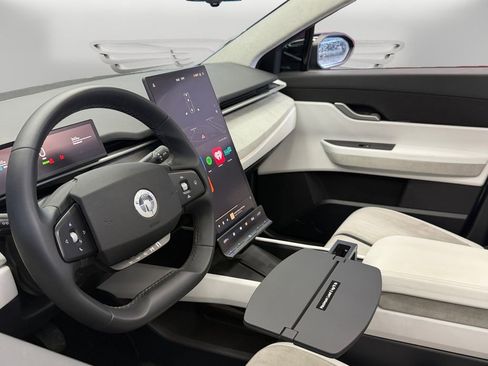 Used 2023 Fisker Ocean Extreme AWD/4WD image 29
