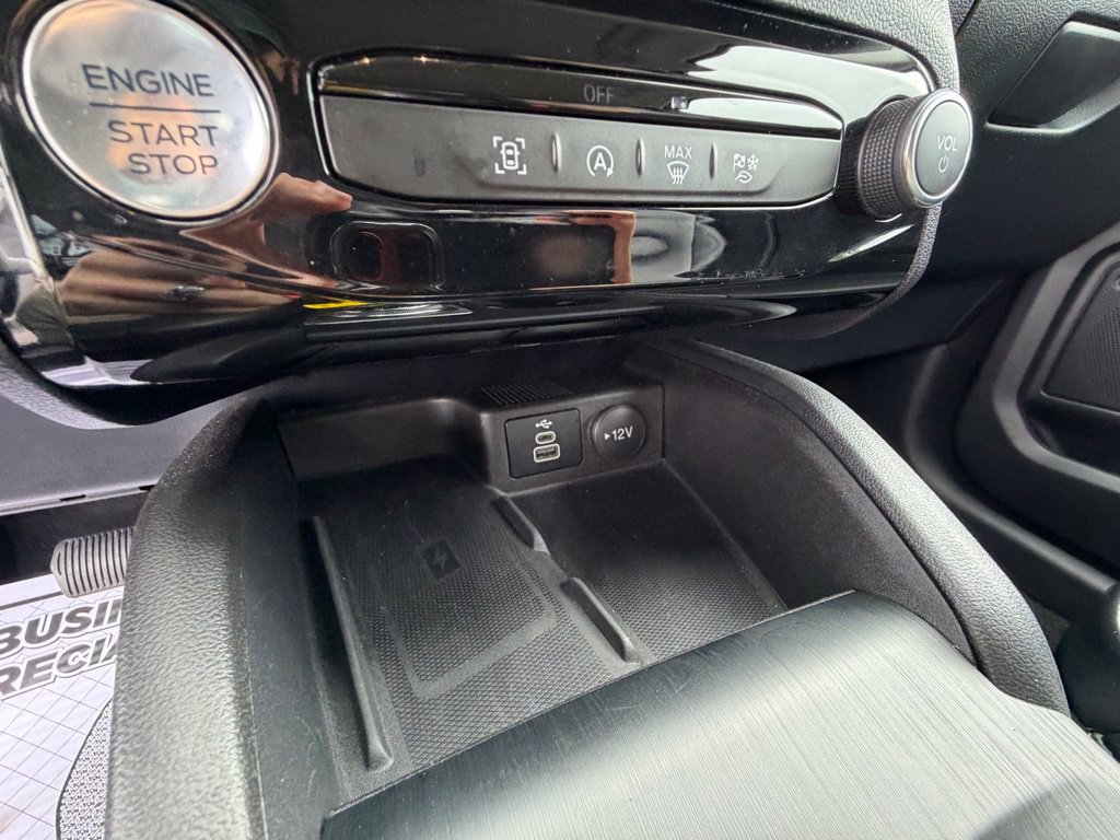 Certified 2025 Ford Escape Platinum AWD/4WD image 35