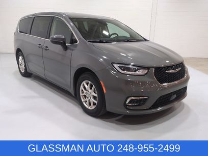 Used 2023 Chrysler Pacifica Touring-L