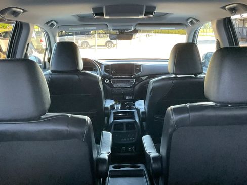 Used 2019 Honda Pilot Touring image 19