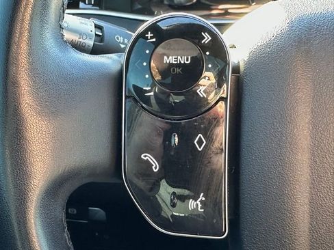 Used 2020 Land Rover Range Rover Evoque SE image 16