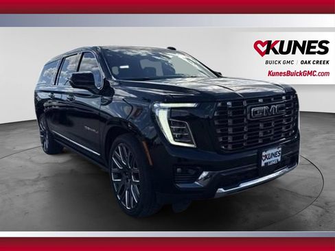 Used 2026 GMC Yukon XL Denali Ultimate w/ LPO, Floor Liner Package AWD/4WD image 3