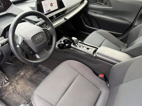 Used 2024 Toyota Prius LE image 7