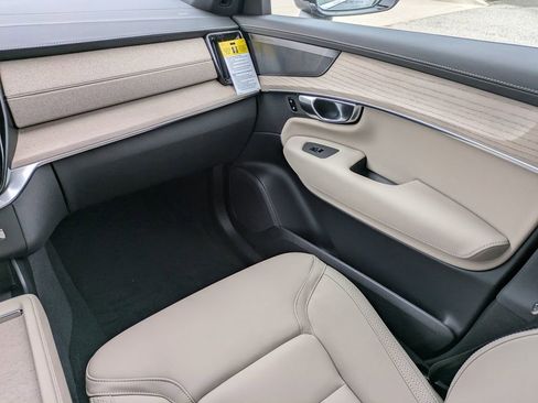 New 2026 Volvo XC90 B6 Plus AWD/4WD image 16