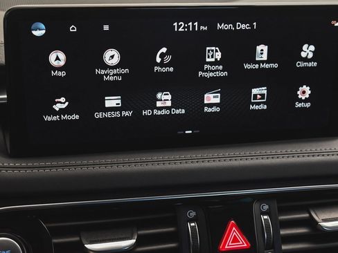 Used 2023 Genesis G70 2.0T image 19