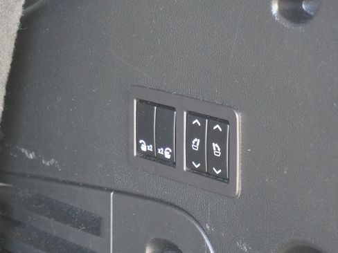 Used 2019 Chevrolet Tahoe LT image 15