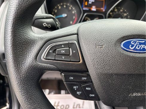 Used 2016 Ford Focus SE w/ SE Power Seat Package image 20