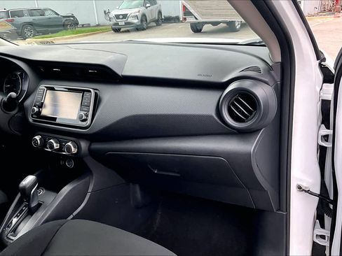 Certified 2024 Nissan Kicks S image 17