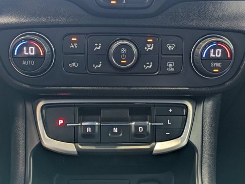 Used 2023 GMC Terrain SLE w/ Driver Convenience Package AWD/4WD image 10