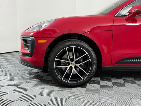 Certified 2023 Porsche Macan AWD/4WD image 12