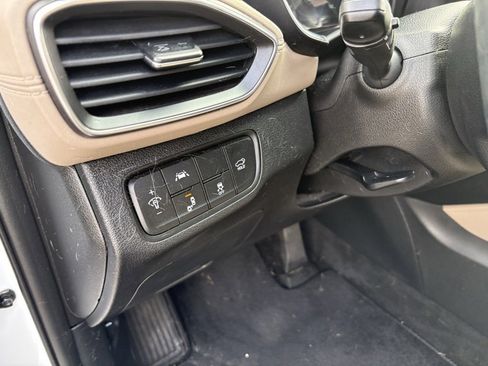 Used 2020 Hyundai Santa Fe SEL w/ Convenience Package image 38