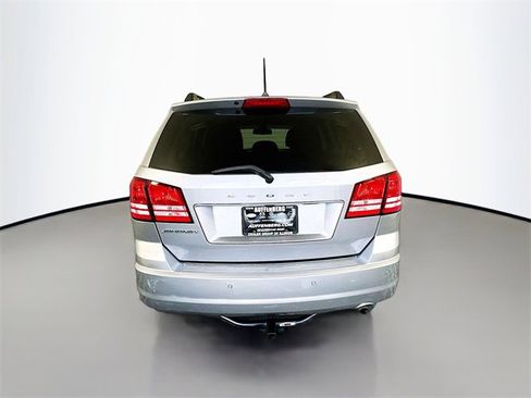 Used 2020 Dodge Journey SE w/ Blacktop Package image 6