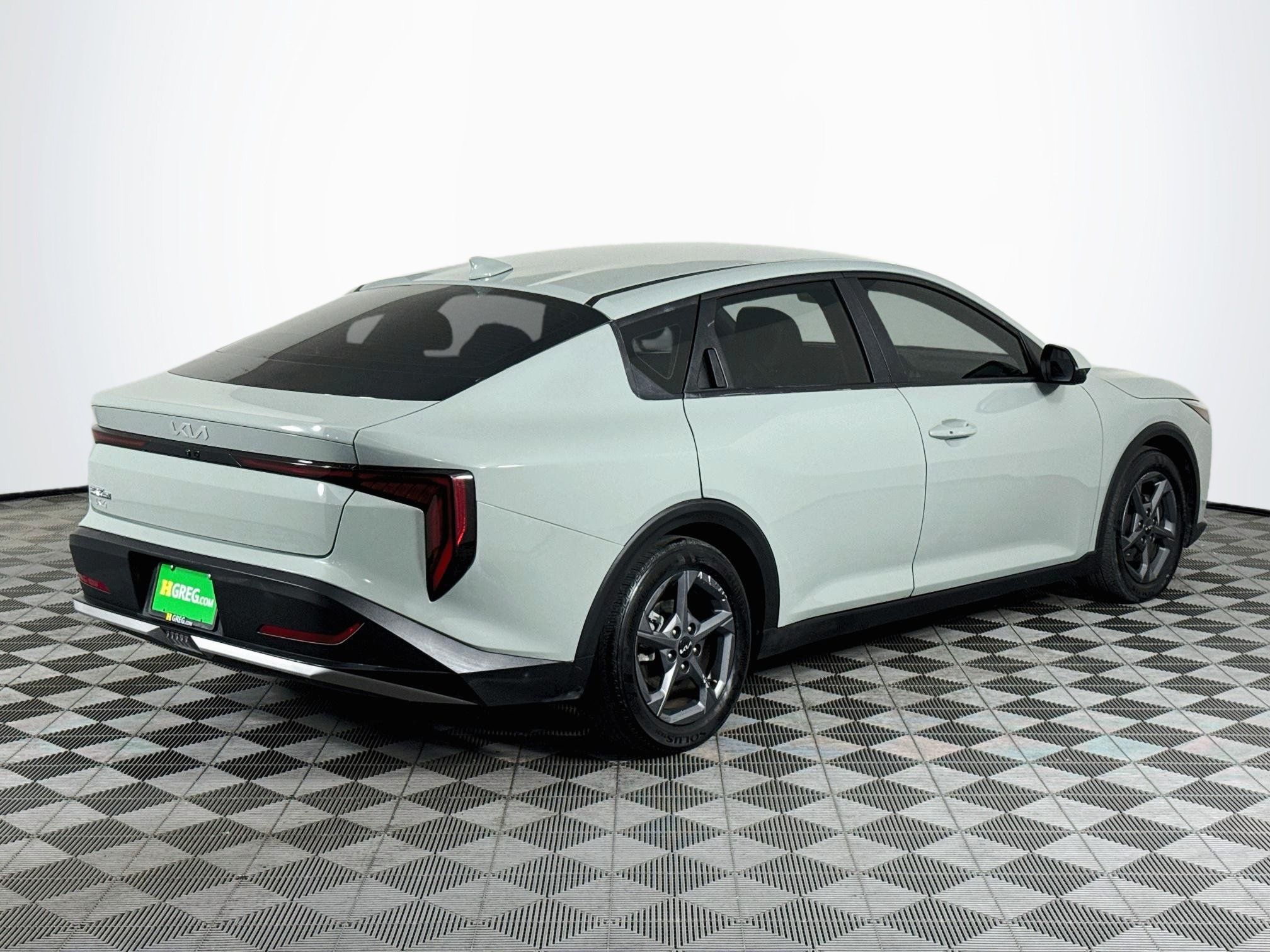 Used 2025 Kia K4 FWD image 8