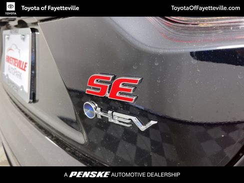 Used 2026 Toyota Corolla SE image 4