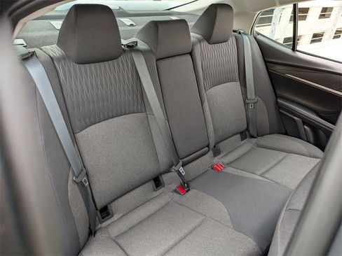 Used 2025 Toyota Camry LE image 27