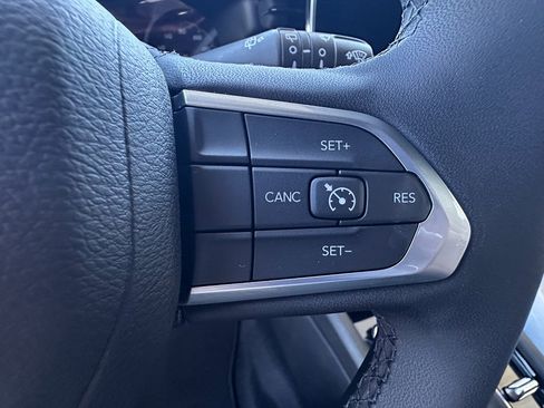 New 2026 Jeep Compass Latitude image 18