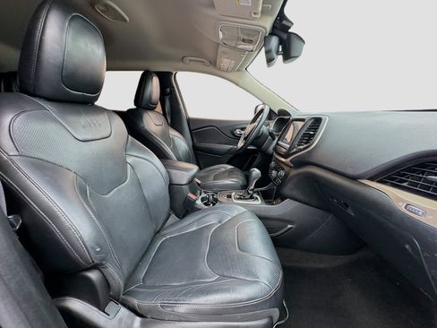 Used 2016 Jeep Cherokee Limited w/ Luxury Group image 18