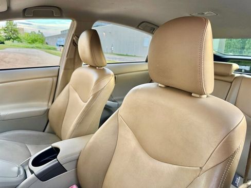Used 2012 Toyota Prius Four FWD image 18