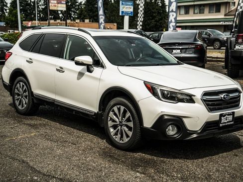 Used 2018 Subaru Outback 3.6R Touring w/ Protection Package #1 AWD/4WD image 6