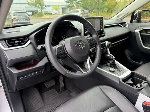 Used 2020 Toyota RAV4 Limited AWD/4WD image 13