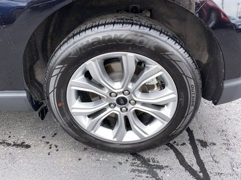 Certified 2024 Ford Edge Titanium image 9