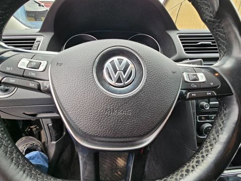Used 2017 Volkswagen Passat 1.8T SEL Premium FWD image 15