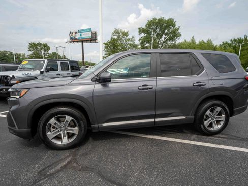 Certified 2025 Honda Pilot EX-L image 3