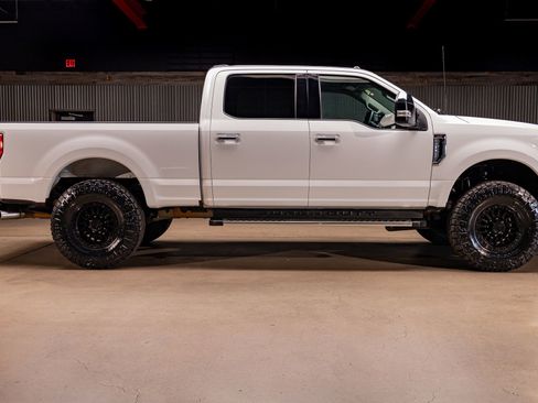 Used 2022 Ford F250 XLT w/ XLT Premium Package image 11