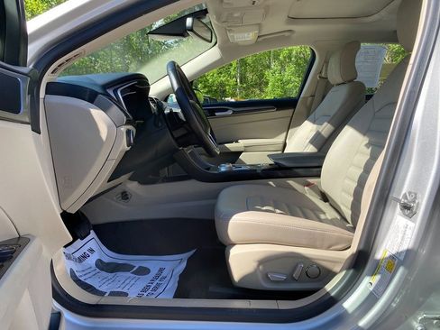 Used 2019 Ford Fusion SEL image 12