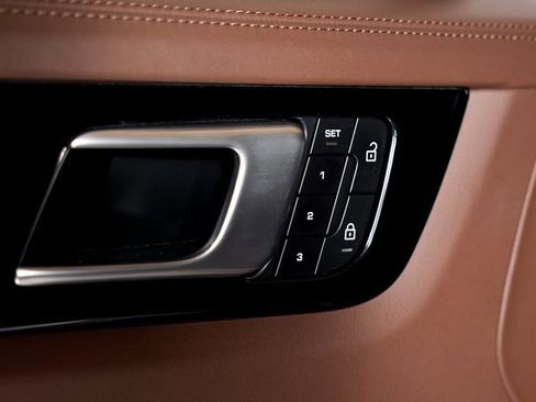 Used 2022 Porsche Cayenne Turbo S image 64