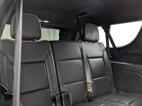 Used 2023 Chevrolet Suburban Premier image 21