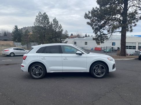 Used 2021 Audi Q5 e Premium Plus image 8