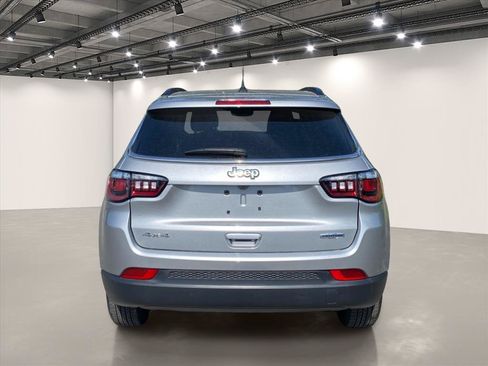 Used 2023 Jeep Compass Latitude w/ Convenience Group AWD/4WD image 6