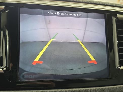 Used 2018 Chrysler Pacifica Touring-L image 24