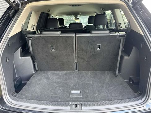 Used 2024 Volkswagen Atlas SE FWD image 13