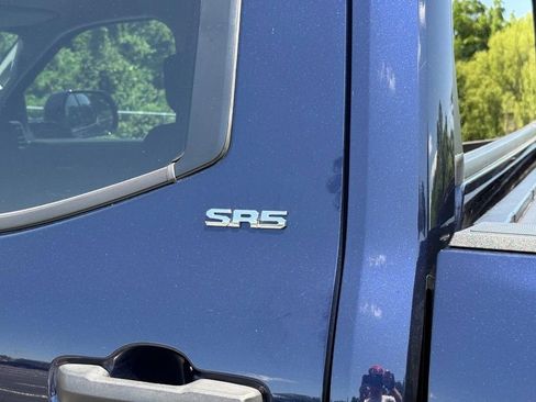 Used 2022 Toyota Tundra SR5 w/ SR5 Convenience Package image 9