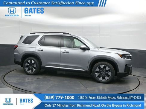New 2026 Honda Pilot Touring image 1