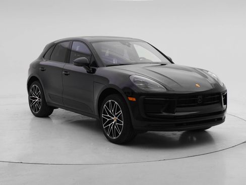 Used 2025 Porsche Macan AWD/4WD image 9
