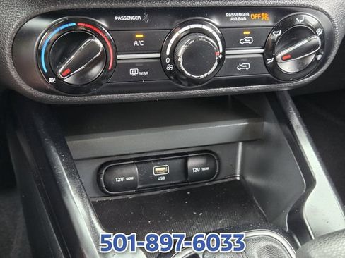 Used 2023 Kia Soul LX w/ LX Technology Package FWD image 19