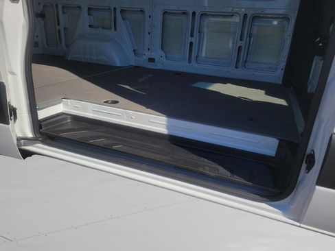 Used 2025 Mercedes-Benz Sprinter 2500 image 23