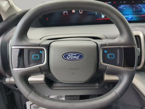 Certified 2025 Ford Expedition Active image 60