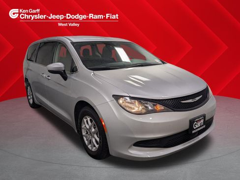 Certified 2023 Chrysler Voyager LX FWD image 1