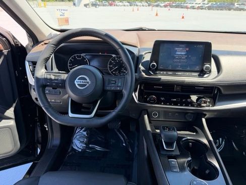 Used 2021 Nissan Rogue SV w/ Premium Package AWD/4WD image 12