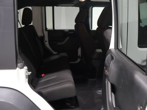 Used 2018 Jeep Wrangler Unlimited Sport S AWD/4WD image 19